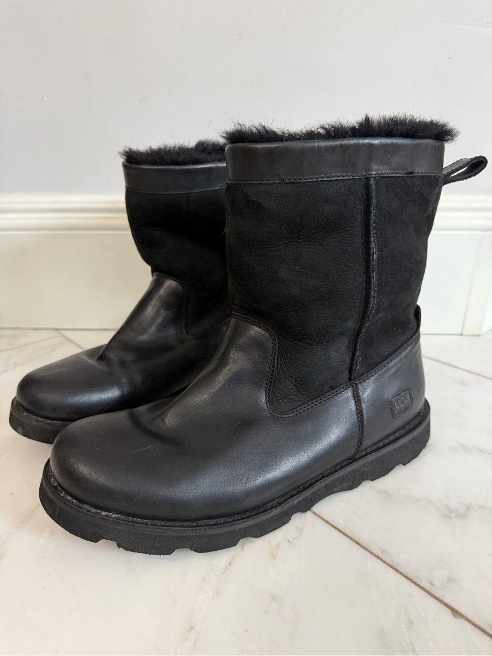 UGG Wrangell Mens 12 black sheepskin leather fleece lined waterproof winter boot